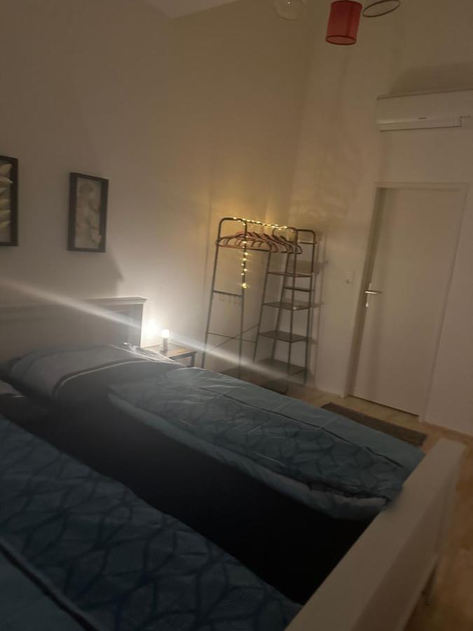 Klimatisiertes Dachgeschoss City Apartment In Zentrum Wiens Viena Exterior foto
