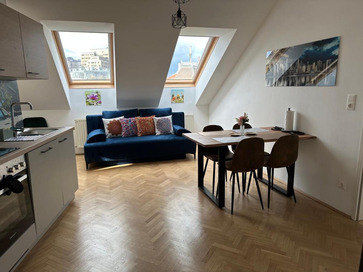 Klimatisiertes Dachgeschoss City Apartment In Zentrum Wiens Viena Exterior foto